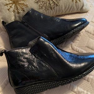 New leather ladies booties Saydo size 8